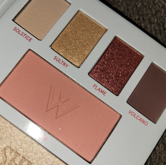 HTF☃️Face Need☃️BNIB LE Lise Watier x FASHION Soul On Fire Face Palette! Gorg!! - Picture 9 of 16